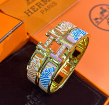 Load image into Gallery viewer, Clic Bracelet
