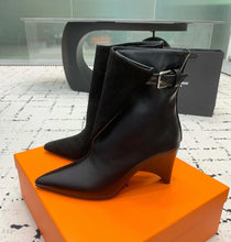 Load image into Gallery viewer, Leather Suede Boots

