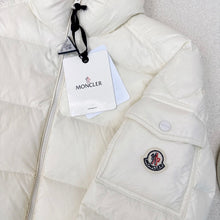 Load image into Gallery viewer, Petra Jacket
