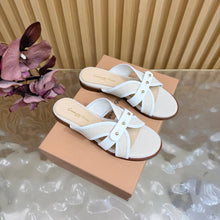 Load image into Gallery viewer, Studded Flat Sandals
