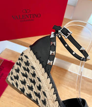 Load image into Gallery viewer, Rockstud Wedges
