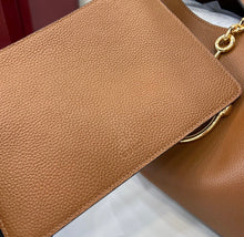 Load image into Gallery viewer, Maxi Softbit Bag
