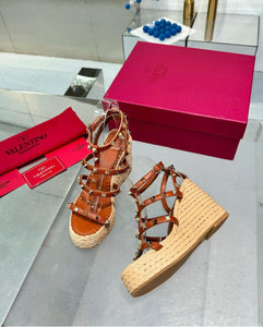 Rockstud Wedges