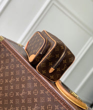 Load image into Gallery viewer, Cargo Toiletry Bag
