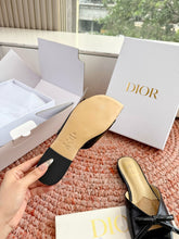 Load image into Gallery viewer, Leather Mules
