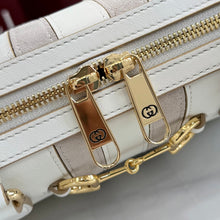 Load image into Gallery viewer, Boston Bag Small
