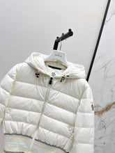 Load image into Gallery viewer, Jeypore Jacket
