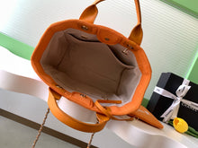 Load image into Gallery viewer, Deauville Tote
