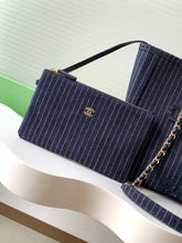 Load image into Gallery viewer, Deauville Tote

