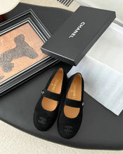 Load image into Gallery viewer, CC Pumps
