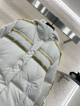 Load image into Gallery viewer, Alps Hooded Down Jacket
