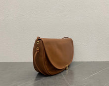 Load image into Gallery viewer, Halfmoon Bag
