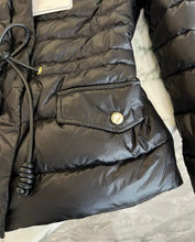 Load image into Gallery viewer, Raies Jacket

