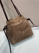 Load image into Gallery viewer, Carry Tote
