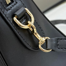 Load image into Gallery viewer, Boston Bag Small
