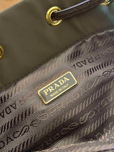 Load image into Gallery viewer, Duet Bucket Bag
