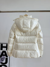 Load image into Gallery viewer, Glareins Jacket
