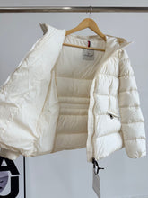 Load image into Gallery viewer, Avoce Jacket
