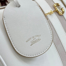 Load image into Gallery viewer, Boston Bag Small
