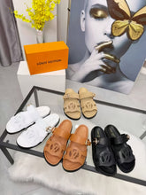 Load image into Gallery viewer, Isola Mules

