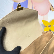 Load image into Gallery viewer, Pochette Metis
