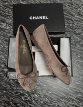 Load image into Gallery viewer, CC Pumps
