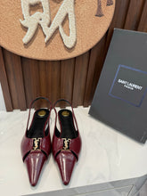Load image into Gallery viewer, Leather Pumps
