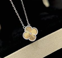 Load image into Gallery viewer, Alhambra Pendant
