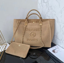 Load image into Gallery viewer, Deauville Tote
