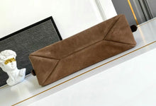 Load image into Gallery viewer, Aimee Medium Shoulder Bag
