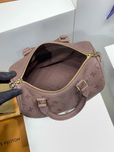 Load image into Gallery viewer, Speedy 25
