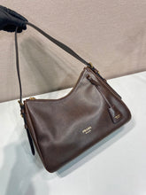 Load image into Gallery viewer, Aimee Medium Shoulder Bag
