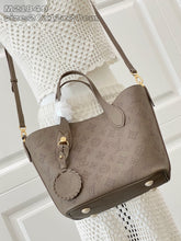 Load image into Gallery viewer, Blossom Tote
