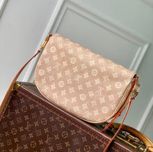 Load image into Gallery viewer, Escape Bag
