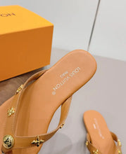 Load image into Gallery viewer, Leather Sandals
