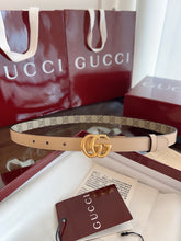 Load image into Gallery viewer, Leather Reversible Belt
