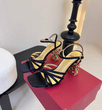 Load image into Gallery viewer, Gem Sandals
