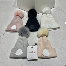 Load image into Gallery viewer, Fur Pom Hat
