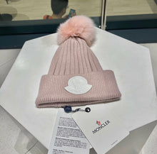 Load image into Gallery viewer, Fur Pom Hat
