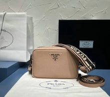 Load image into Gallery viewer, Medium Leather Bag
