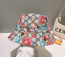 Load image into Gallery viewer, GG Flora Bucket Hat
