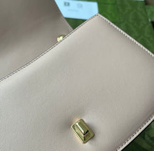 Load image into Gallery viewer, Blondie Top Handle
