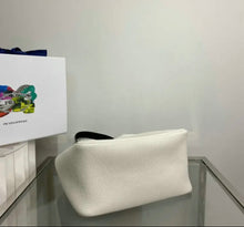 Load image into Gallery viewer, Leather Tote
