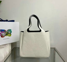 Load image into Gallery viewer, Leather Tote
