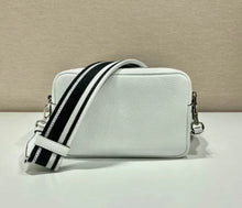 Load image into Gallery viewer, Medium Leather Bag
