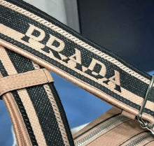 Load image into Gallery viewer, Medium Leather Bag
