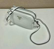 Load image into Gallery viewer, Medium Leather Bag
