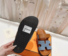 Load image into Gallery viewer, Chypre Sandals
