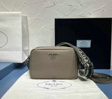 Load image into Gallery viewer, Medium Leather Bag
