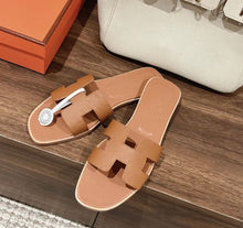 Load image into Gallery viewer, Oran Sandals
